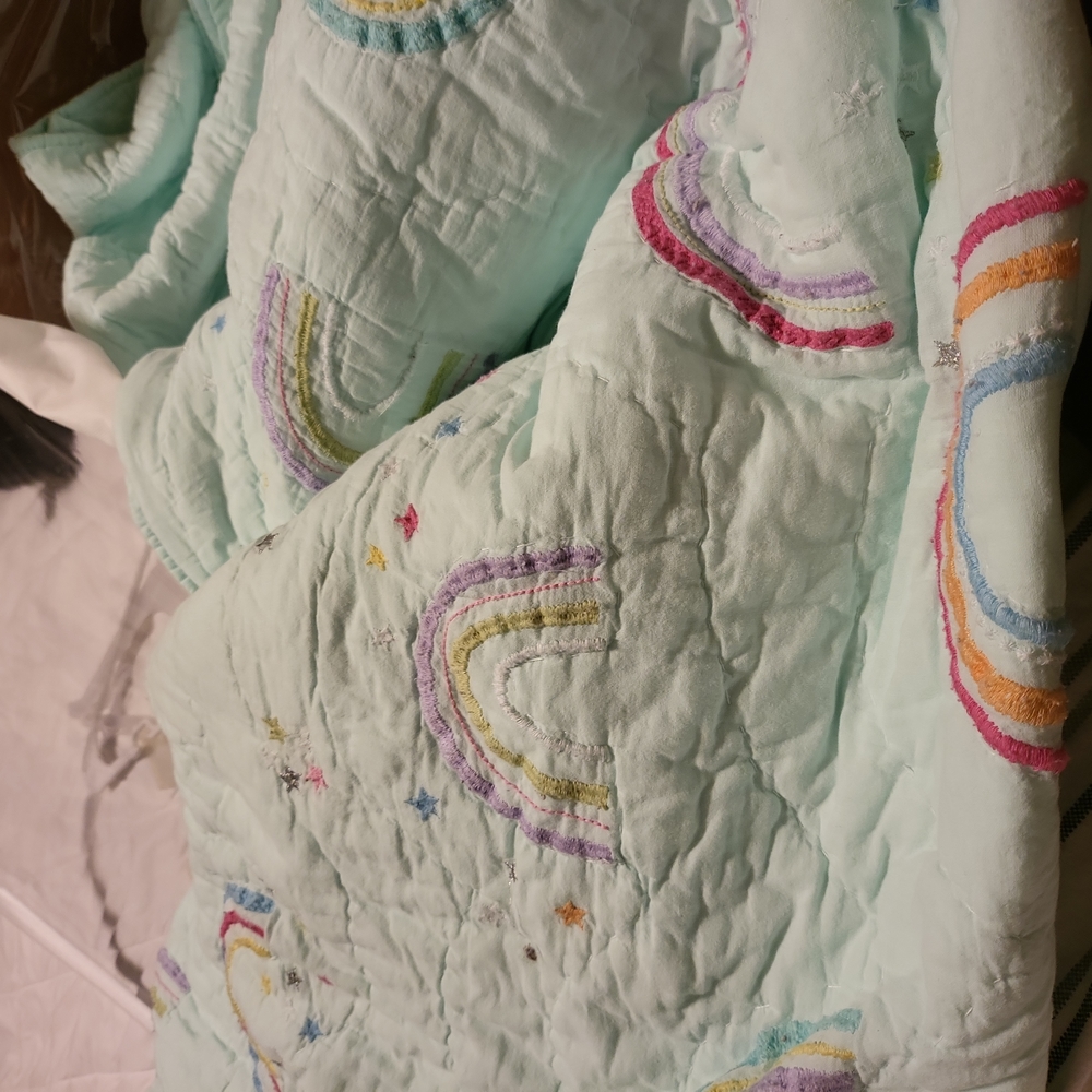 Pottery barn kids unicorn and rainbows twin bed cover